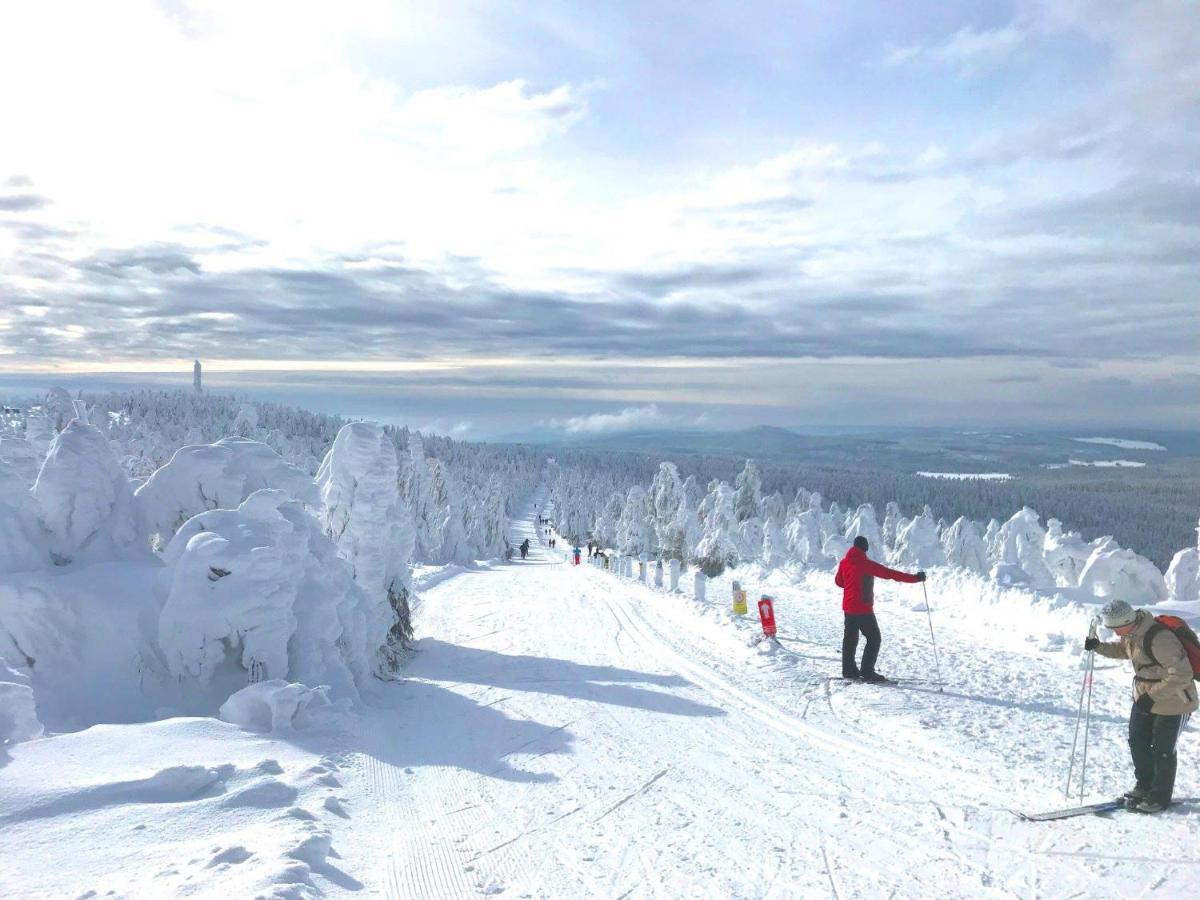 クロルト・オーバーヴィーゼンタールChalet & Apart Fichtelberger Blickアパートメント エクステリア 写真